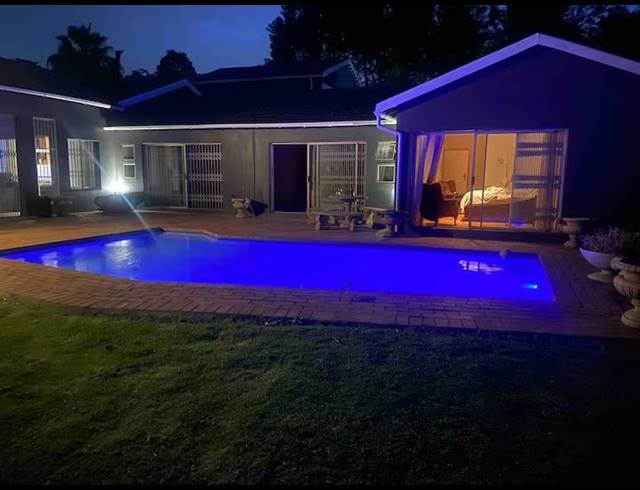 7 BEDROOM HOUSE FOR SALE IN GALLO MANOR